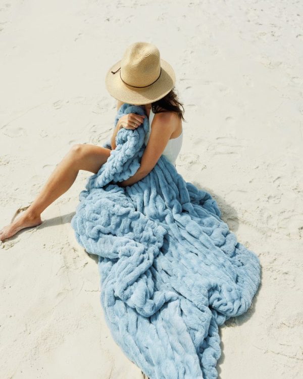 Hugs Alaskan Blue Blanket