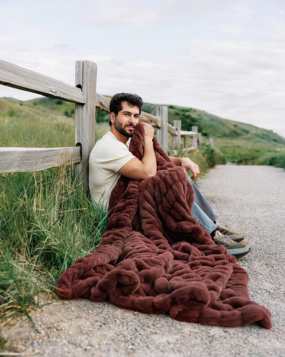 Hugs Rich Mahogany Blanket - Image 5