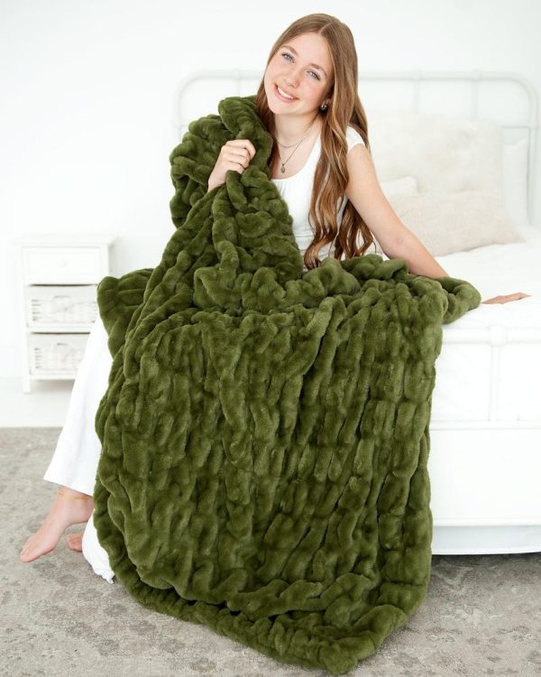 Hugs Camp Green Blanket