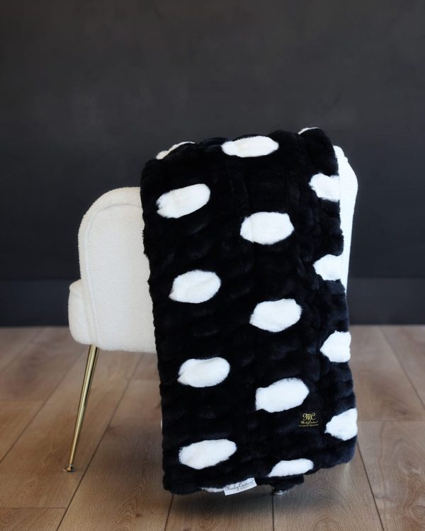 Hugs Polka Dot Black Blanket