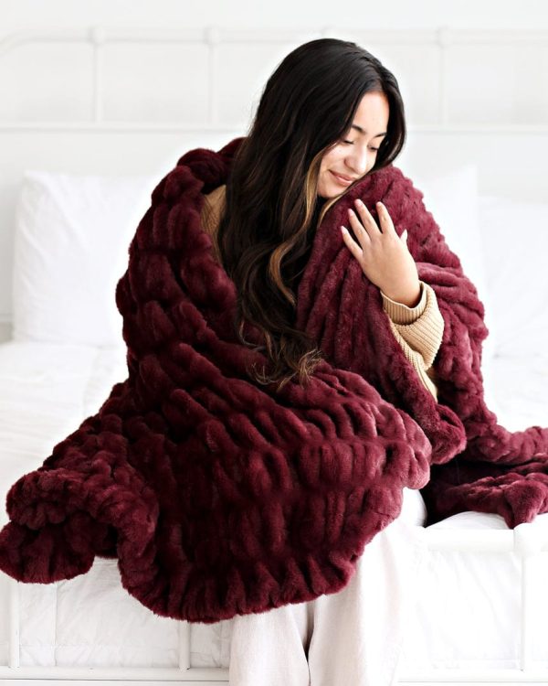 Hugs Wine Blanket