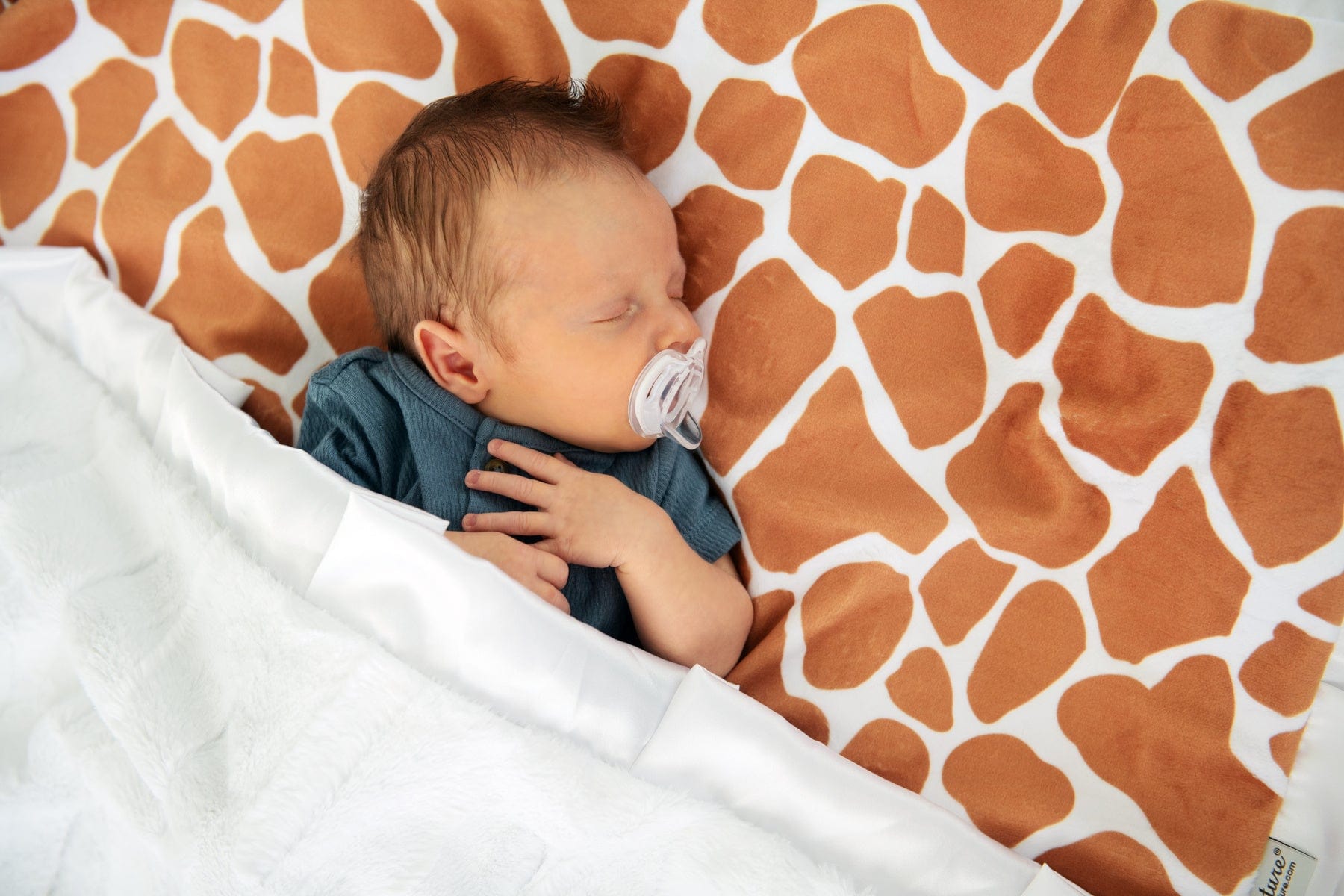Giraffe Blanket - Image 3