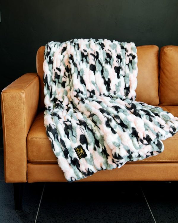 Hugs Camo Pink Blanket