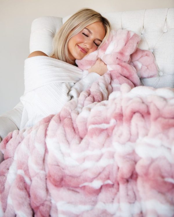 Hugs Swirl Pink Blanket