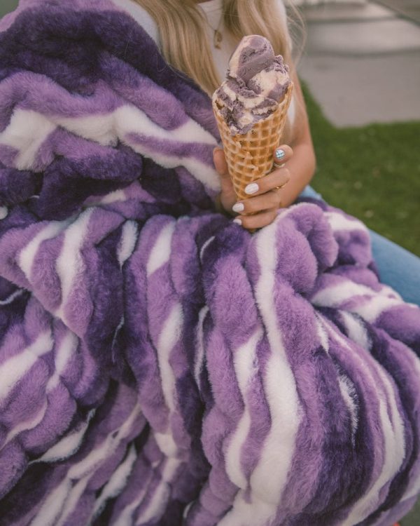Hugs Swirl Violet Blanket
