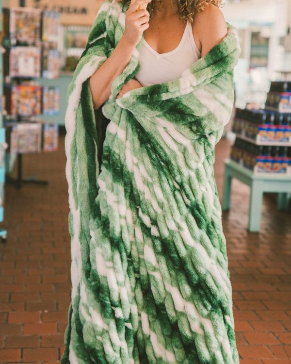 Hugs Swirl Forest Green Blanket