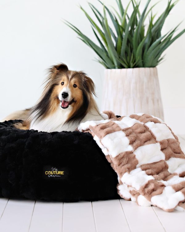 Black Crinkle Pet Bed