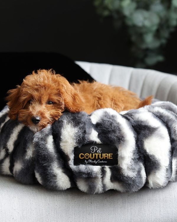 Cloudy Day Black Pet Bed