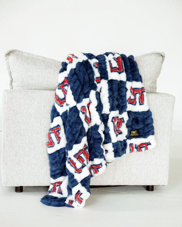 Utah Tech Trailblazers Blanket - Hugs