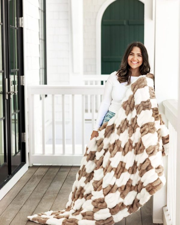 Hugs Check Hunter Brown Blanket