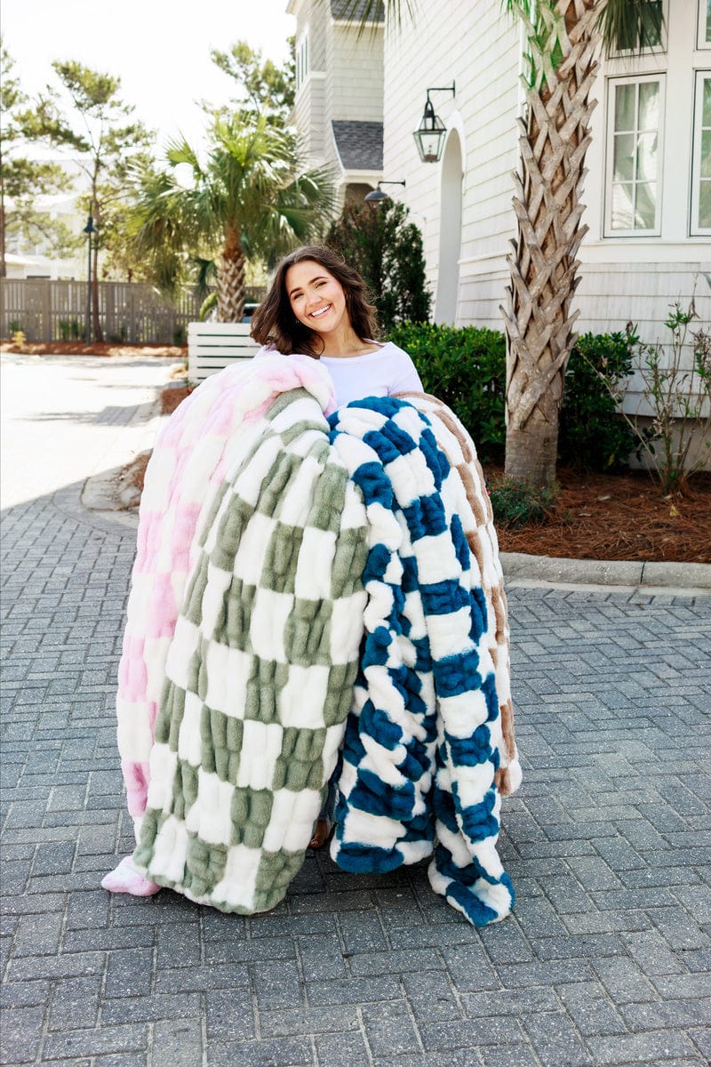 Hugs Check Southern Pink Blanket - Image 4