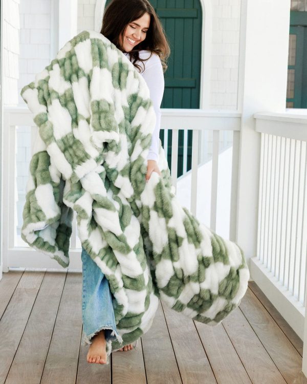 Hugs Check Ivey Sage Blanket