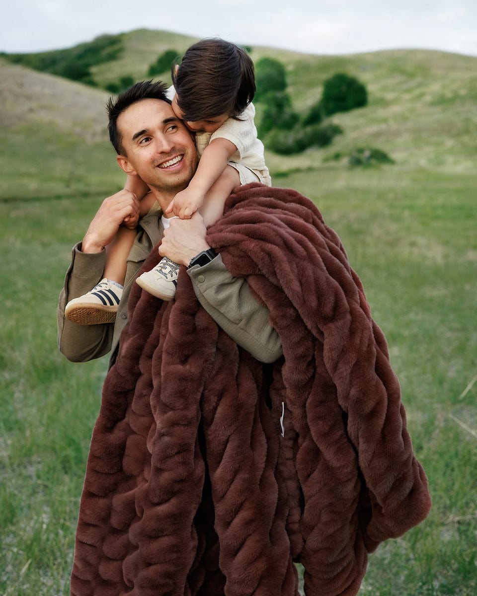 Hugs Rich Mahogany Blanket - Image 2