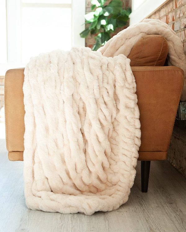 White Glove Hugs Oatmeal