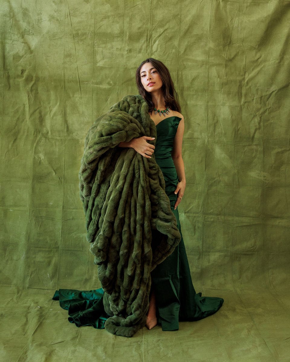 Hugs Fir Green Blanket