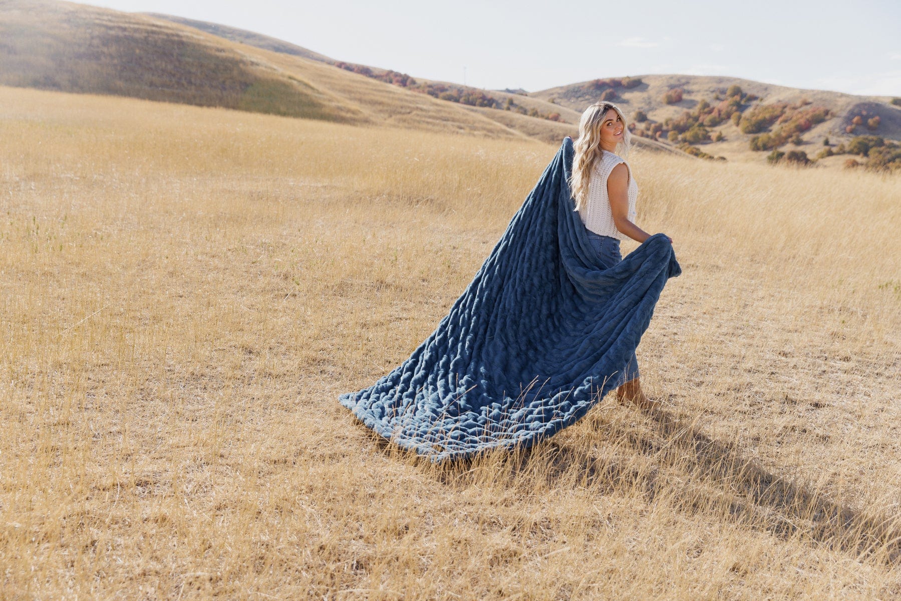 Hugs Midnight Blue Blanket - Image 3