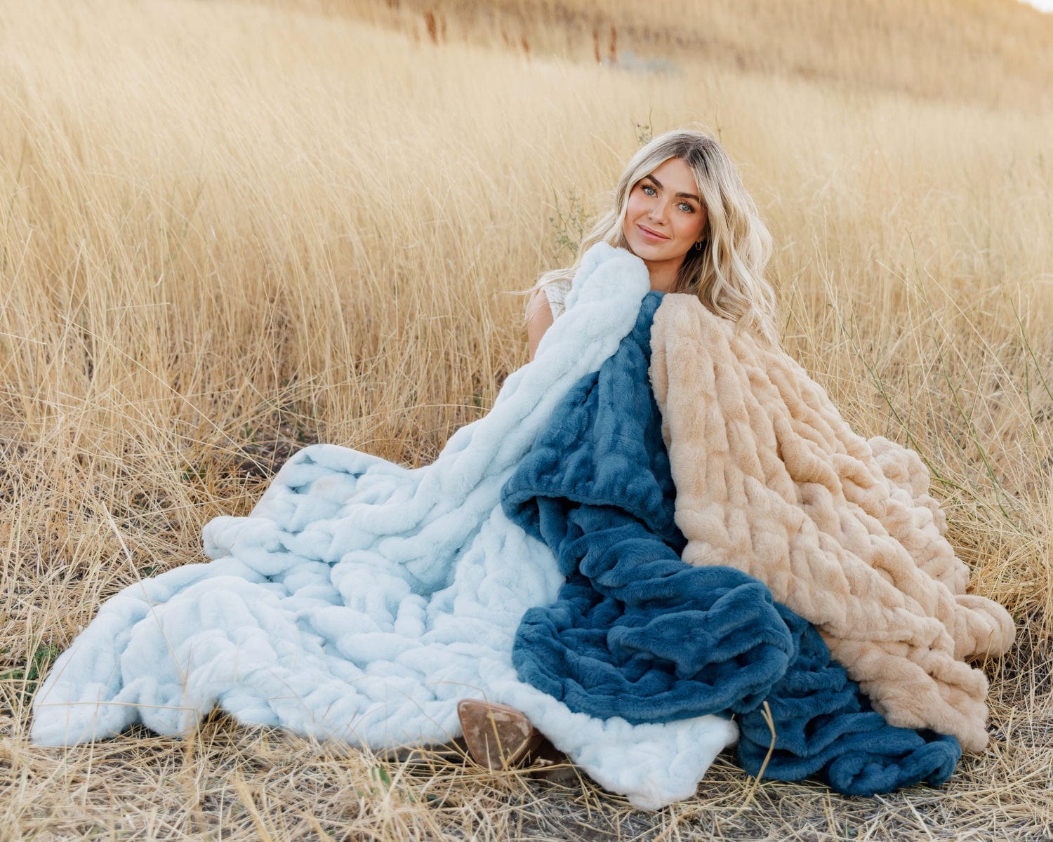 Hugs Ice Blue Blanket - Image 6