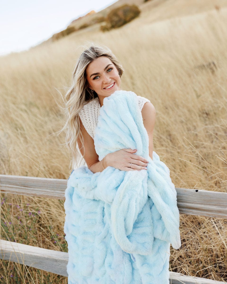 Hugs Ice Blue Blanket - Image 2