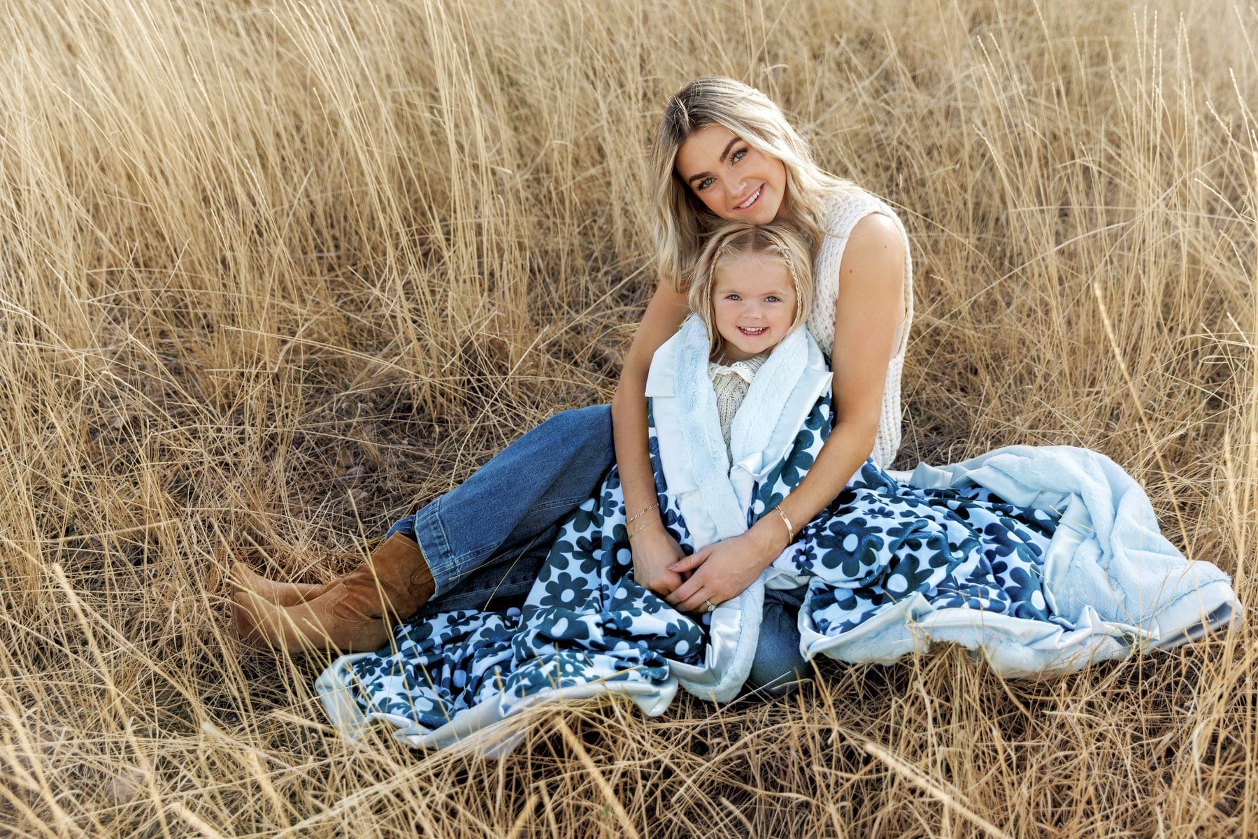 Dreamy Blooms Blanket - Image 3