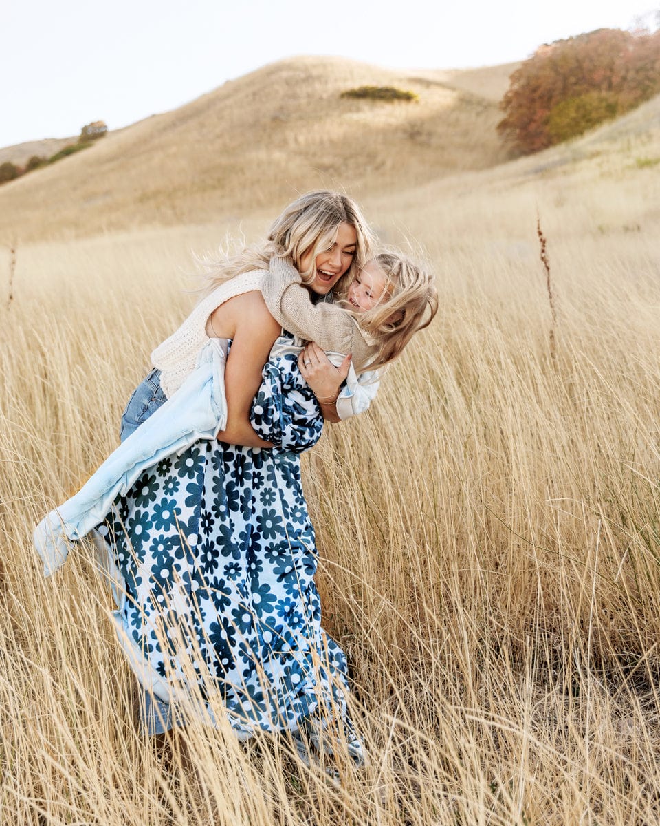 Dreamy Blooms Blanket - Image 2